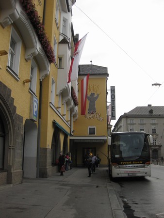n_img_2961_back_to_our_hotel_and_coach_for_morning_departure.jpg