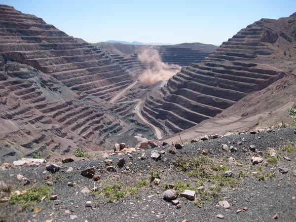 n_img_0931__blast_in_the_pit_of_the_argyle_diamond_mine.jpg