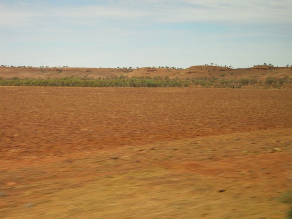 n_img_1465_chichester_range___typical_deep_red_pilbara.jpg
