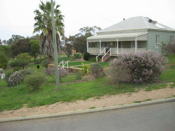 n_img_3100__northampton___the_last_small_township_before_geraldton___grain_is_collected_here_and_trucked_to_geraldton_for_shipping_to_asia.jpg