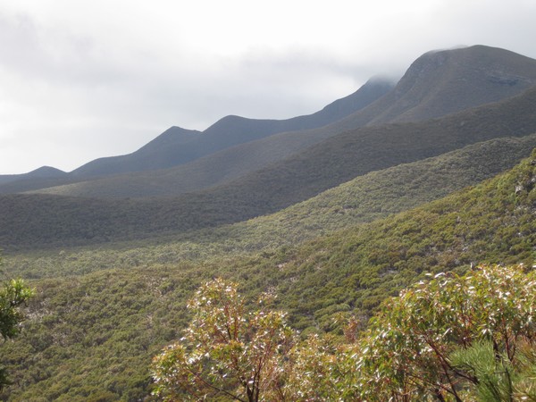 n_img_3864__bluff_knoll_is_1095_ft_high_and_often_cloudy.jpg