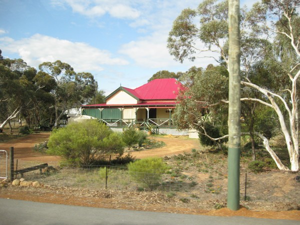 n_img_4263__house_with_a_sunshade_on_the_north_facing_varandah.jpg