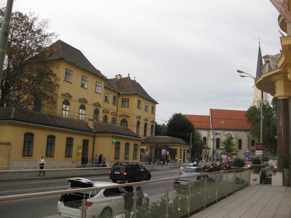 n_img_2682_the_street_in_front_of_our_hotel.jpg