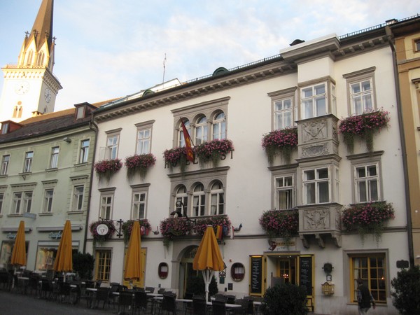 n_img_2786_hotel_post__villach__in_1550_it_was_the_city_palace_of_the_counts_of_khevenhueller.jpg