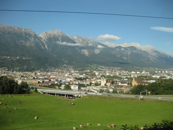 n_img_2908_wilton__the_entrance_to_innsbrueck__an_elegant_alpine_city_surrounded_by_ski_areas.jpg