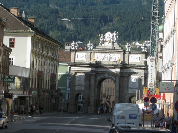 n_img_2911_triumphforte___the_750_year_old_south_city_gate__renovated_in_1765_to_rococo_style_in_tribute_to_the_marriage_of_maria_theresia_s_son.jpg