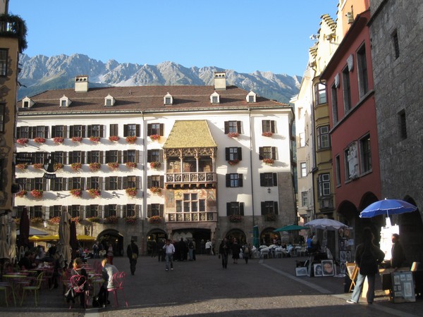 n_img_2929_the_golden_roof__on_a_balcony_built_in_1500_for_maximilian_i_to_watch_activities_in_the_square.jpg