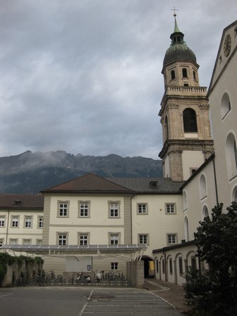 n_img_2949_covered_bicycle_parking_behind_the_innsbrueck_imperial_palace.jpg