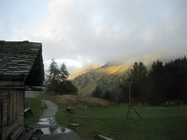 n_img_3101_top_of_maloja_pass__malojapass__passo_del_maloja__the_languages_exchange_freely_here_.jpg