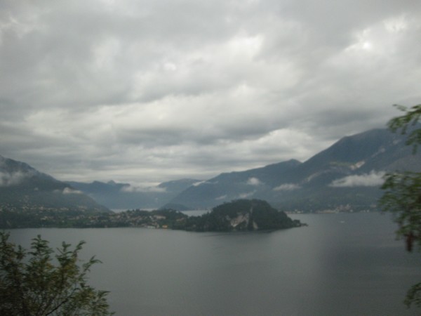 n_img_3166_a_peek_out_between_two_of_many_tunnels_along_the_east_side_of_lake_como.jpg