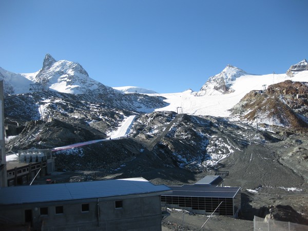 n_img_3432_ski_trails_to_the_matterhorn_glacier_from_troeckener_steg.jpg