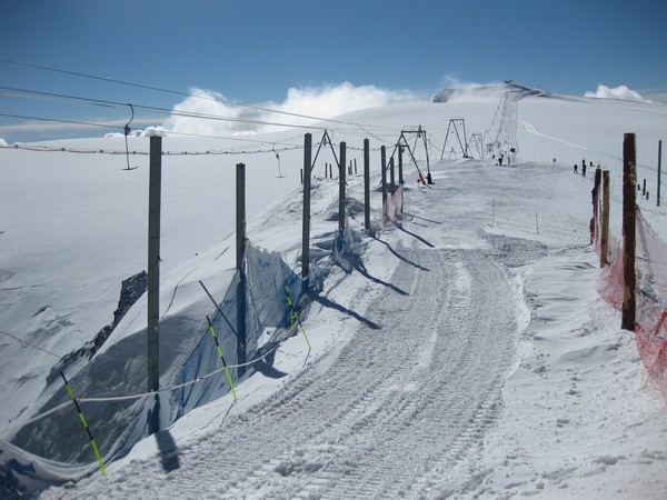 n_img_3453_trails_from_south_side_of_the_peak__matterhorn_glacier_paradise.jpg