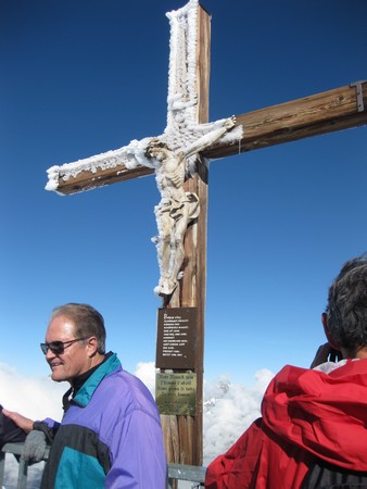 n_img_3483_the_alps_have_many_tributes_to_mountain_deaths.jpg