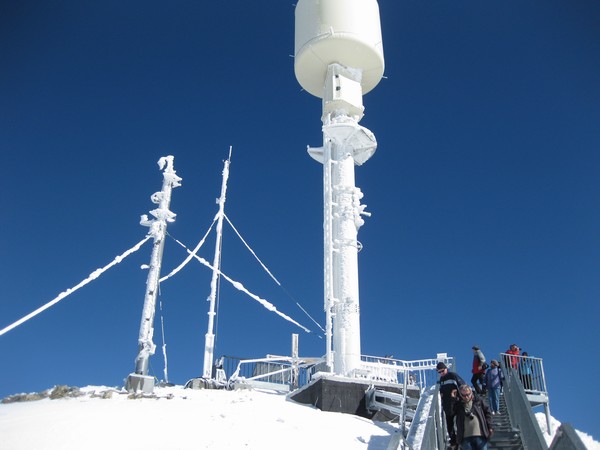 n_img_3491_antenna_array_on_top_of_the_klein_matterhorn_.jpg