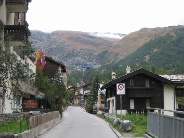 n_img_3569_the_view_up_schluhmattstrasse_past_the_hotel.jpg