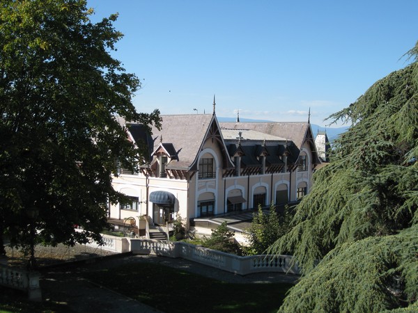 n_img_3750_following_1827_evian_became_a_popular__elite__holiday_town_with_grand_hotels_and_spas_with_medicinal_waters.jpg