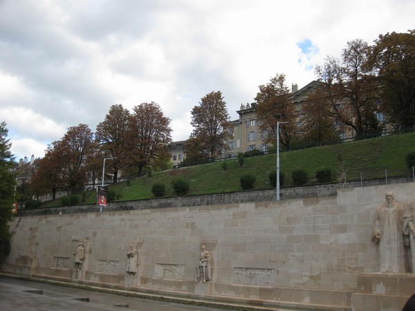 n_img_3868_above_the_wall_is_some_of_the_old_city_wall___the_rest_was_demolished_when_guns_rendered_it_useless.jpg