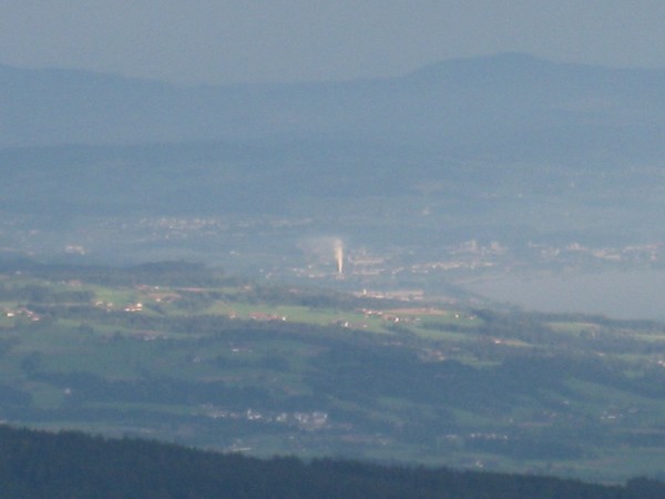 n_img_4105_north_toward_the_jet_d_eau_at_zurich__50_km_away.jpg