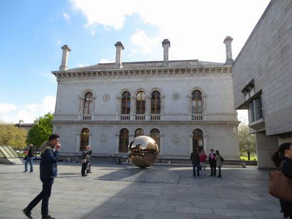 n_img_2701__sphere_within_sphere_by_pomodoro_in_trinity_college_dublin.jpg