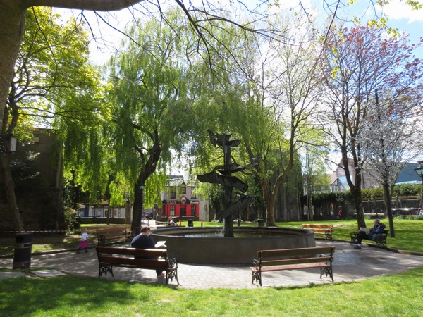 n_img_2972__the_fountain_has_8_swans__representing_cork_city_s_800_years_as_a_chartered_norman_town_from_1185_ad.jpg