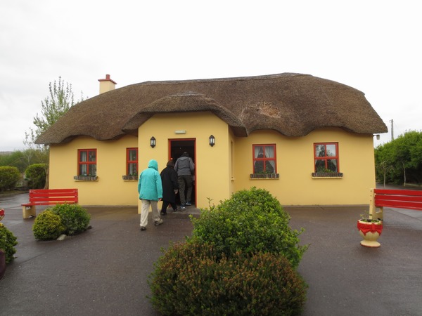 n_img_3152__we_stopped_in_cahirsiveen_at_the_thatch_cottage_restaurant___.jpg