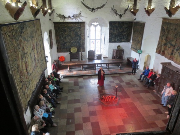 n_img_3404__some_of_the_great_hall_tapestries_are_flemish_from_the_17th_century.jpg
