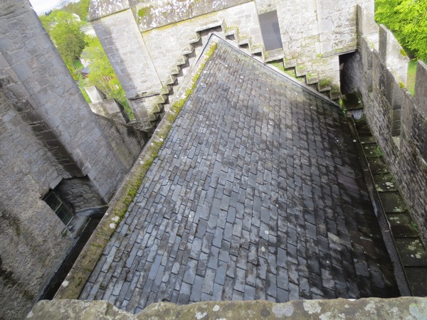 n_img_3407_donogh_o_brien_reroofed_the_great_hall_with_lead__1570__it_collapsed_in_the_late_19th_cent__this_roof_dates_from_1956.jpg