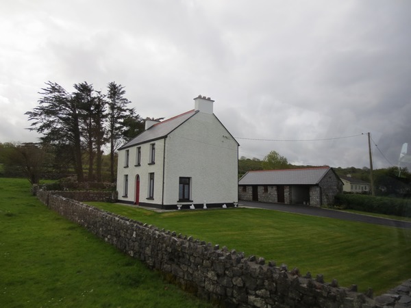 n_img_3448__county_clare___the_archetectural_traditions_still_work_well_in_this_climate.jpg