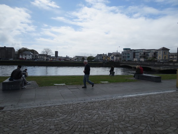 n_img_3573__salthill_promenade__galway___the_tide_was_especially_high.jpg