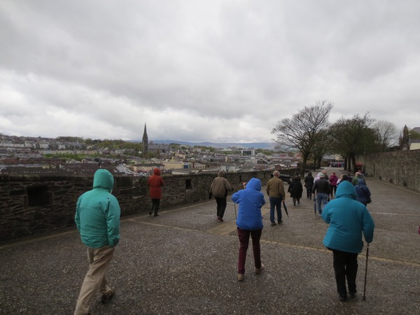 n_img_3852__the_grand_parade_on_the_londonderry_walls__sycamores_recall_13_apprentices_who_shut_the_gate_against_a_catholic_attack_in_1688.jpg