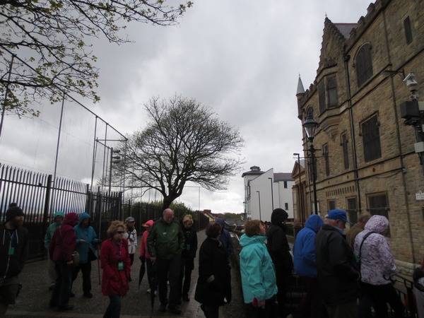 n_img_3858__the_apprentice_boys_memorial_hall__with_tall_fencing_to_protect_it_from_thrown_bombs.jpg