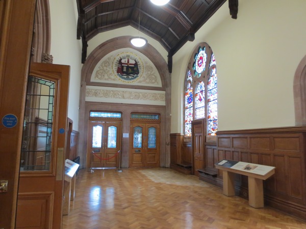 n_img_3873__this_city_hall_is_called_a_guildhall_because_londonderry_was_founded_in_1613_by_the_city___guilds_of_london_.jpg