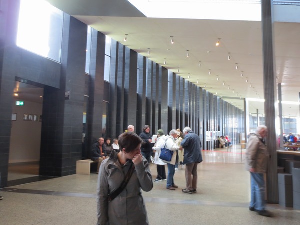 n_img_3977__the_visitors_centre_decor_echos_the_basalt_columns.jpg