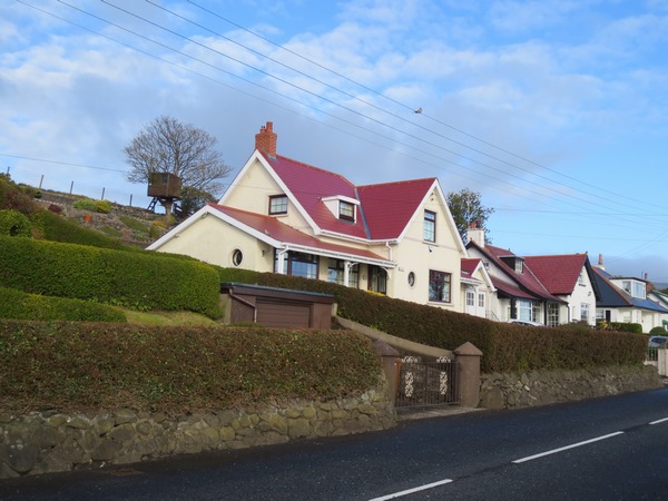 n_img_4101__ginger_cottage__on_the_right__across_from_ginger_meadow__in_ballygally.jpg