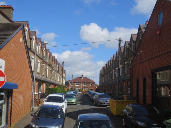 n_img_4187_belfast_terrace_housing___each_owner_is_responsible_for_his_part_of_the_roof.jpg