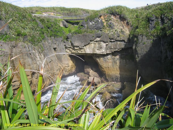 2007_03_27__2057_blow_hole_pit_at_pancake_rocks_park___punakaiki_.jpg