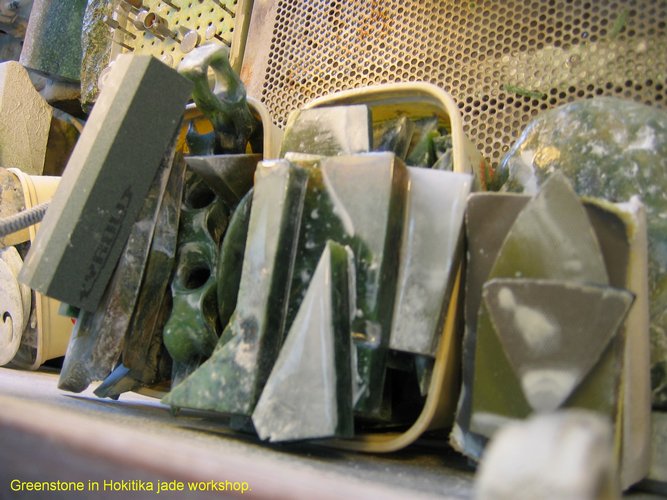 2007_03_27__2065_greenstone_at_jade_factory___hokitika.jpg