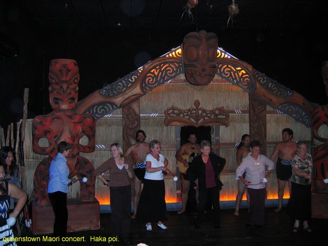 2007_03_28__2167_queenstown_maori_concert___haka_poi.jpg